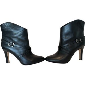 #58 BCBGeneration Elegant Black Leather Ankle Boots size 8